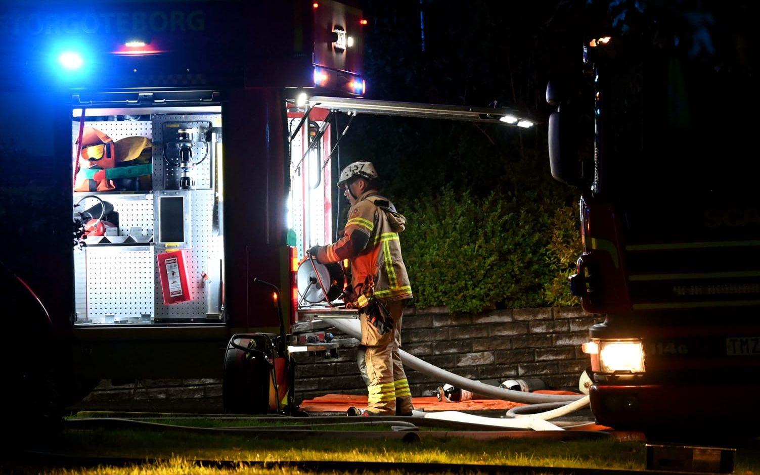 Brand bröt ut i ett lägenhetshus på Solstensgärdet i Mölnlycke.