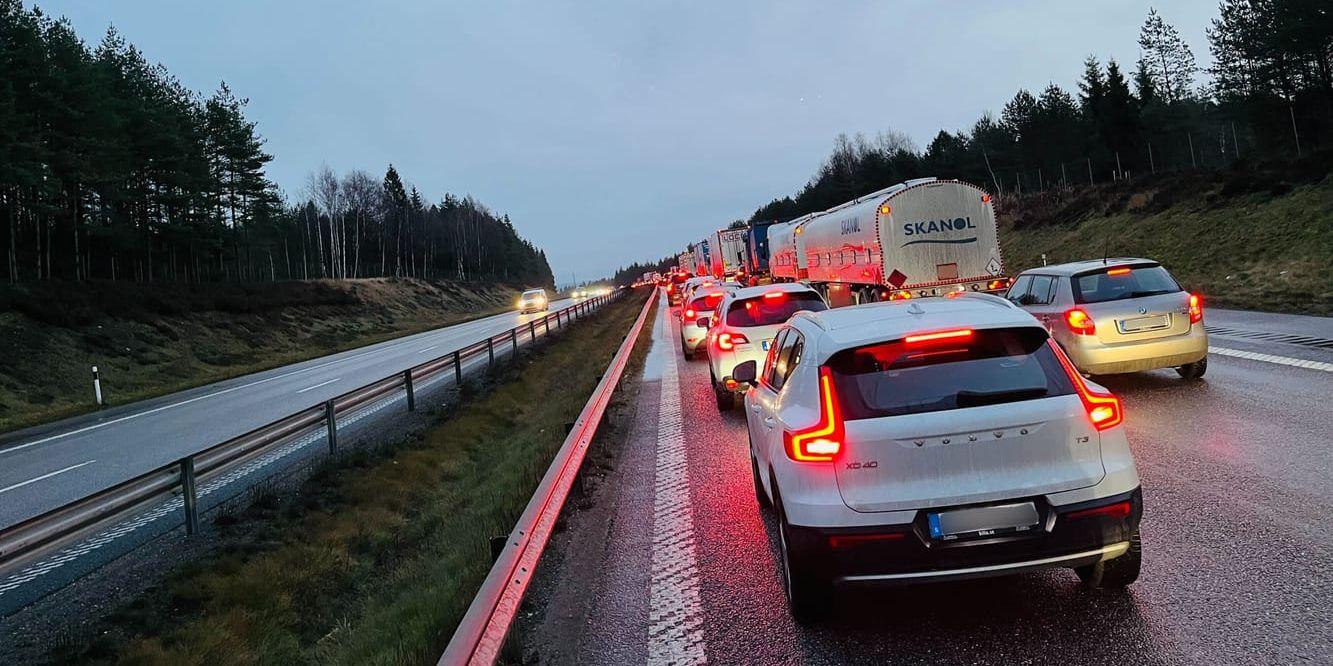 Flerbilskrock orsakade långa köer på väg 40.