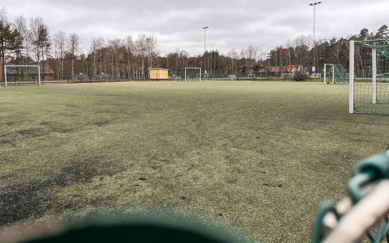 Djupedals konstgräsplan, Mölnlycke. Fotboll.