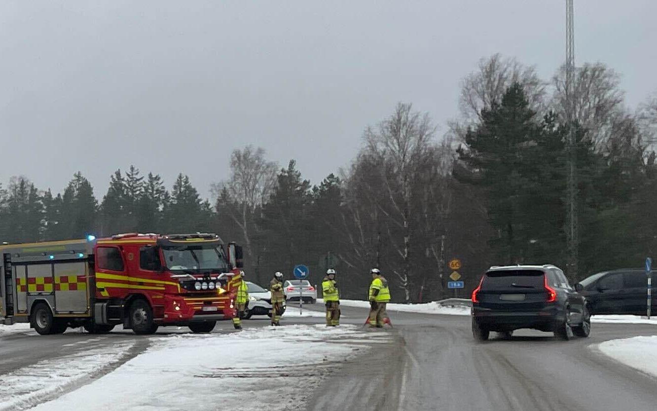 Räddningstjänst, polis och ambulans larmades ut till olycksplatsen.