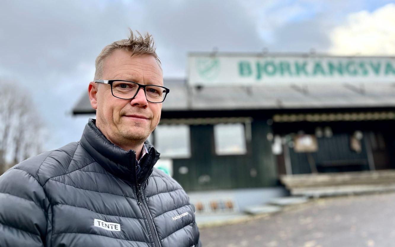 Henrik Magnusson är ordförande för IFK Hällingsjö. 