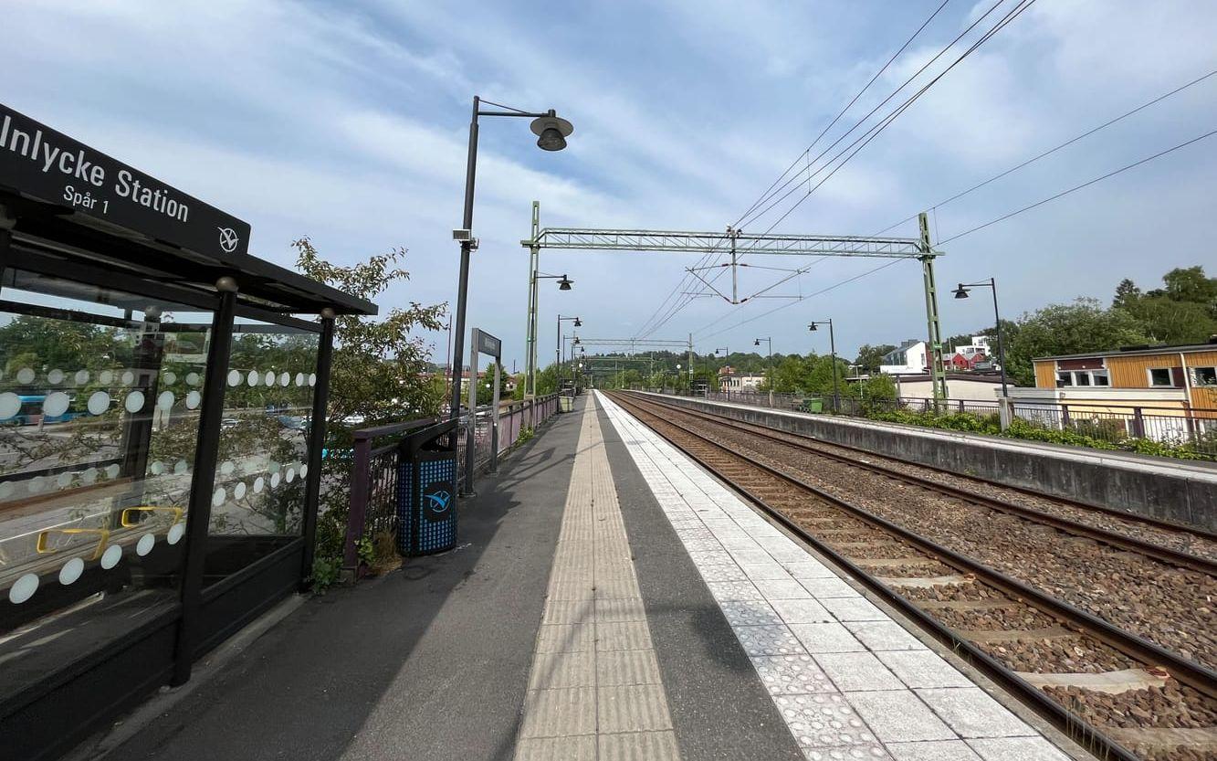 Mölnlycke station, som Trafikverket vill bygga en tunnel till och från.