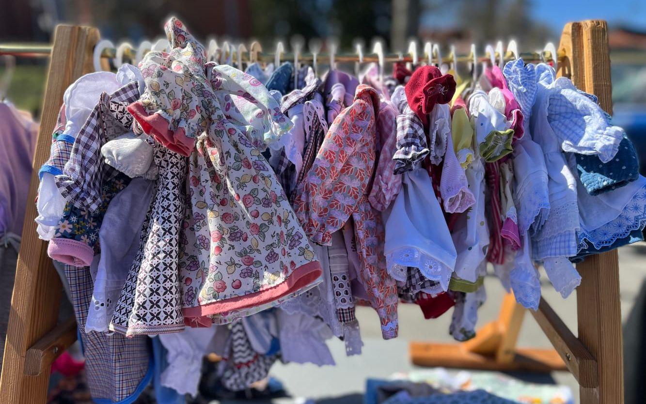 Dockkläder på vårmarknaden i Hindås.