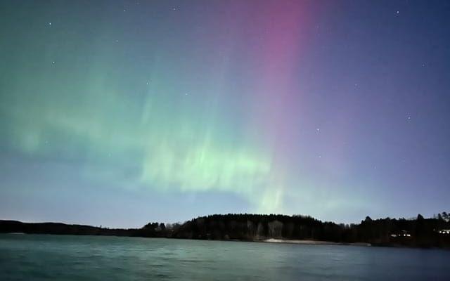 Norrsken över Västra Nedsjön i Hindås.