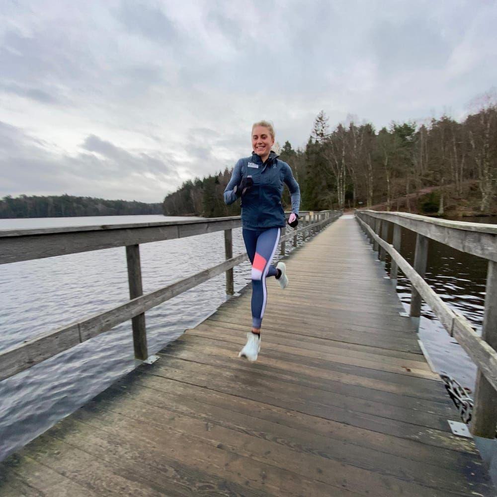 Sara Svensk har ”alltid” sprungit mycket, vilket var en fördel då hon började med triathlon. 