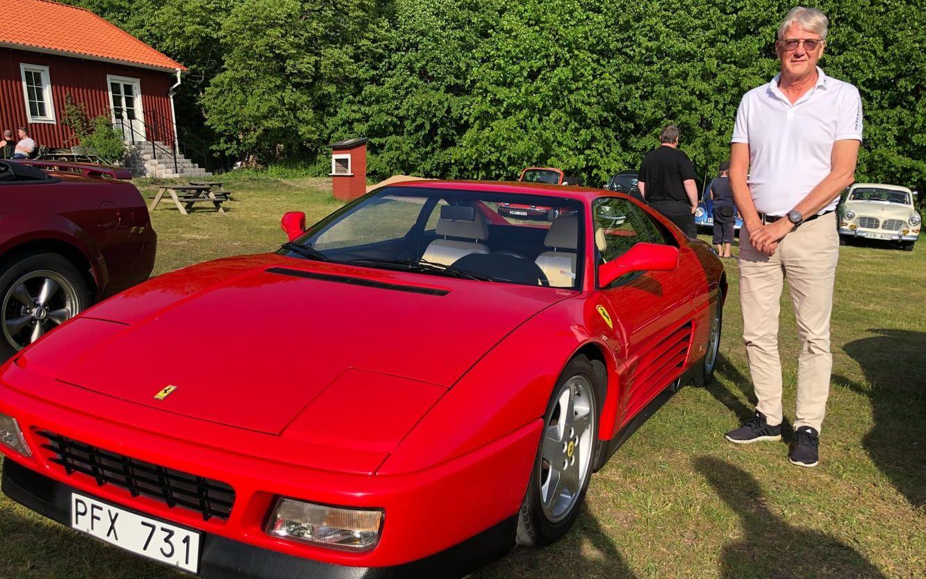 Benny Persson med sin Ferrari 348 från 1992: ”Den har bara gått 3700 mil och jag har haft den i 15 år.” 